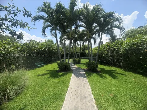 1045 NE 18th Avenue Fort Lauderdale FL 33304