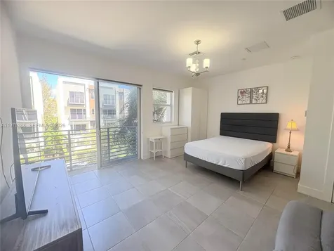1045 NE 18th Avenue Fort Lauderdale FL 33304