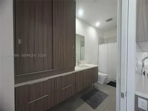 1045 NE 18th Avenue Fort Lauderdale FL 33304