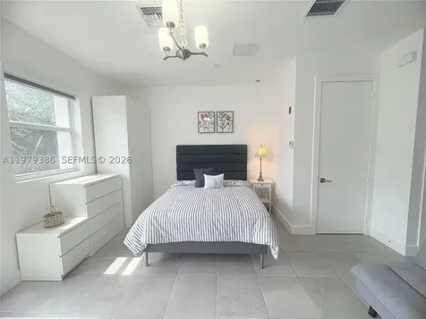 1045 NE 18th Avenue Fort Lauderdale FL 33304