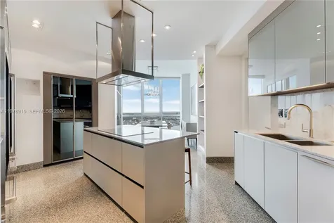 18201 E Collins Avenue Sunny Isles Beach FL 33160