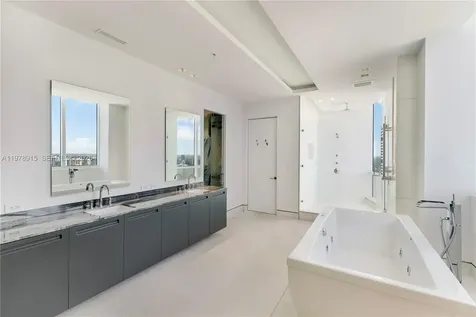 18201 E Collins Avenue Sunny Isles Beach FL 33160