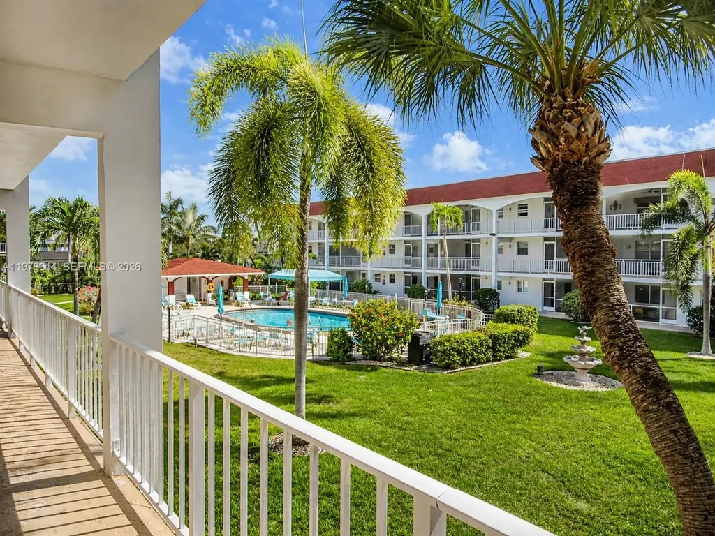 580 Egret Drive Hallandale Beach FL 33009