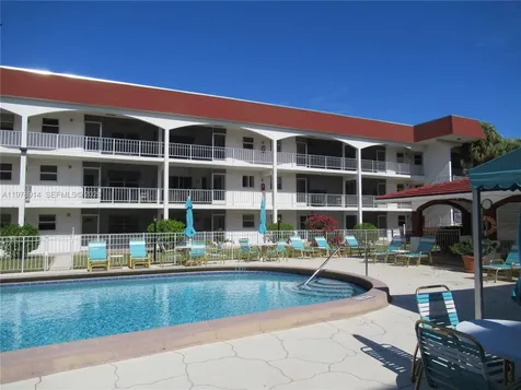 580 Egret Drive Hallandale Beach FL 33009