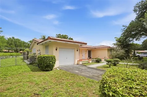 14435 Tabebuia Lane Miami Lakes FL 33014