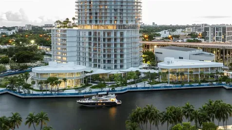 275 SW 6th Street Miami FL 33130