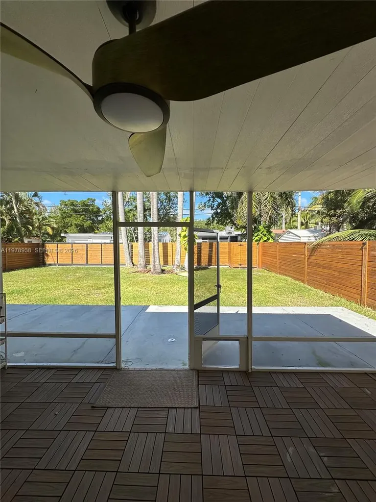 935 Lincoln Street Hollywood FL 33019