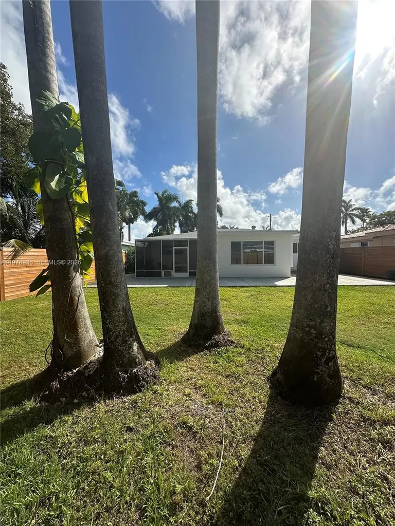 935 Lincoln Street Hollywood FL 33019