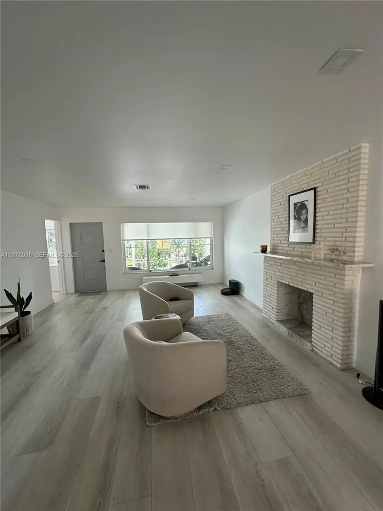 935 Lincoln Street Hollywood FL 33019