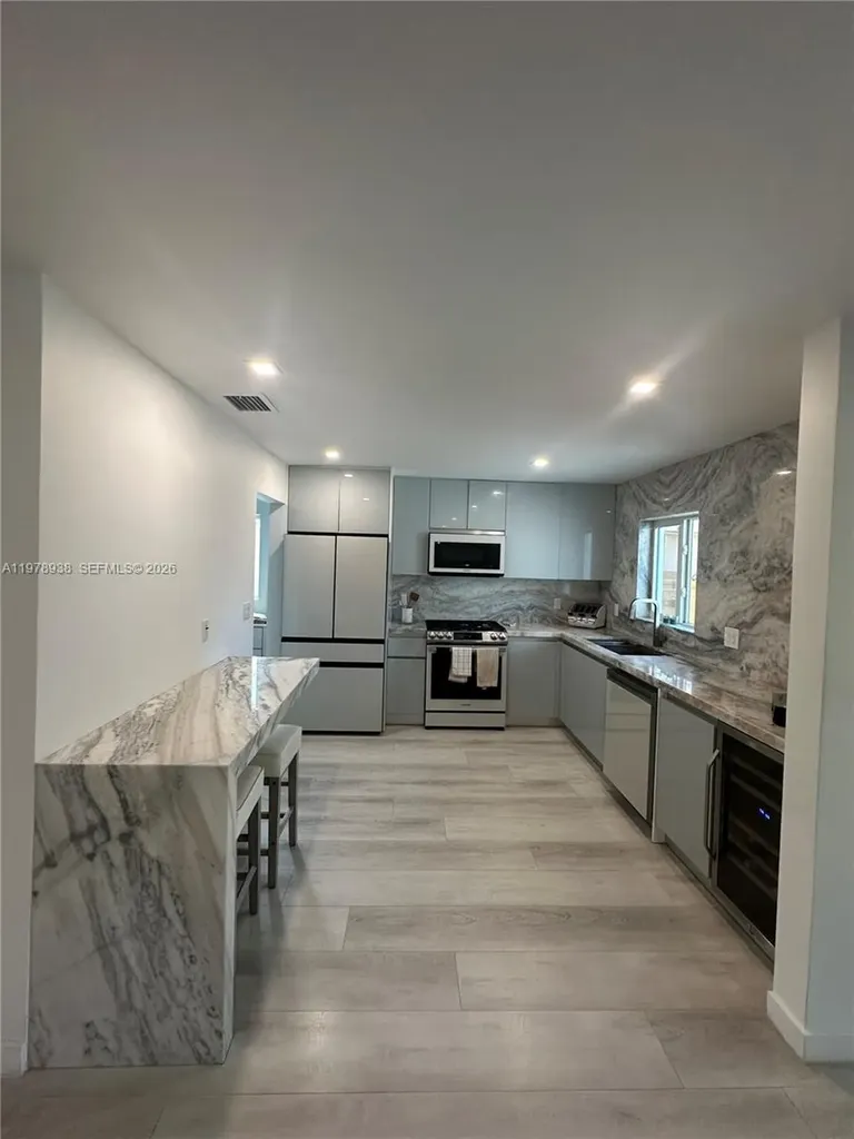 935 Lincoln Street Hollywood FL 33019