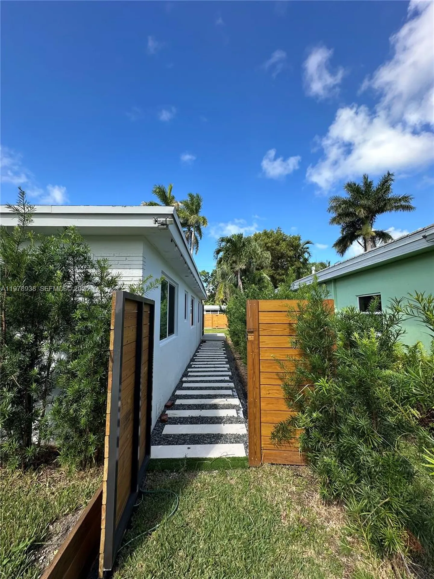 935 Lincoln Street Hollywood FL 33019