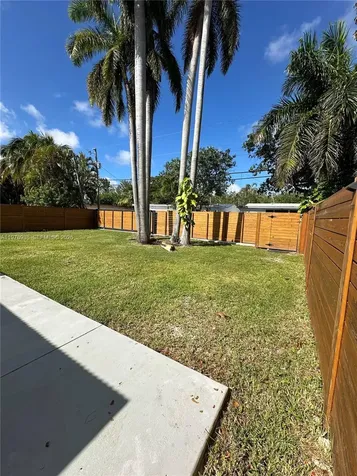 935 Lincoln Street Hollywood FL 33019