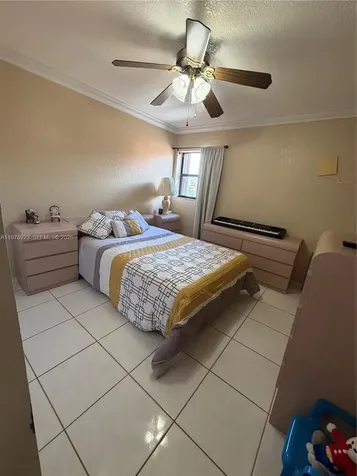 1800 W 54th Street Hialeah FL 33012