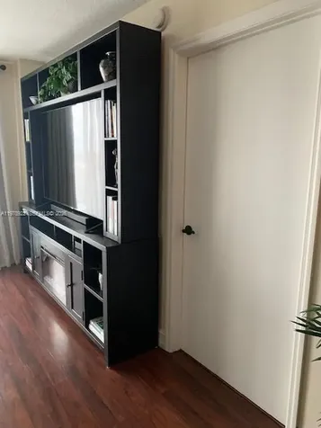 6917 Collins Avenue Miami Beach FL 33141