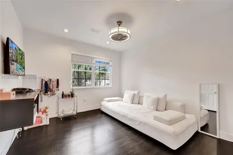 19413 38th Court Sunny Isles Beach FL 33160