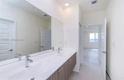 6410 NW 102nd Path Doral FL 33178