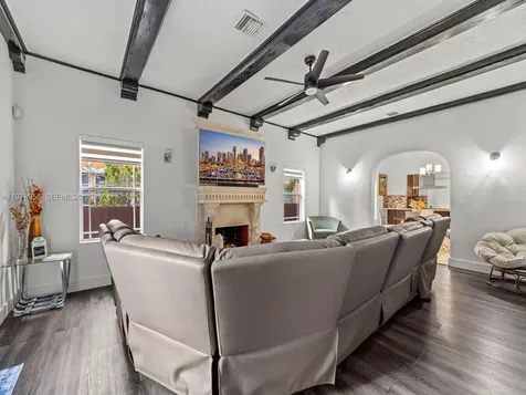 37 NW 47th Terrace Miami FL 33127