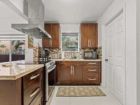 37 NW 47th Terrace Miami FL 33127