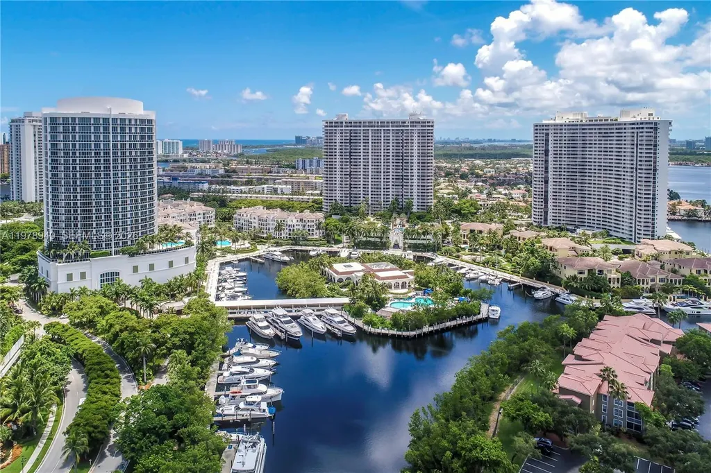 1000 W Island Boulevard Aventura FL 33160