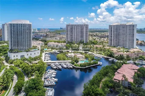 1000 W Island Boulevard Aventura FL 33160