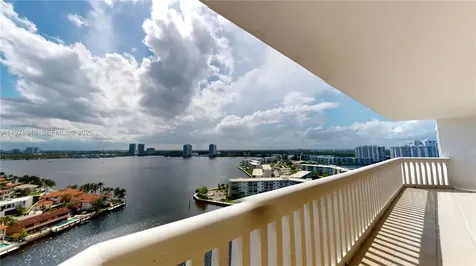 1000 W Island Boulevard Aventura FL 33160