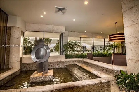 1000 W Island Boulevard Aventura FL 33160