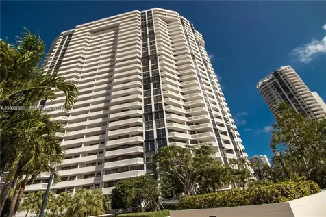 1000 W Island Boulevard Aventura FL 33160