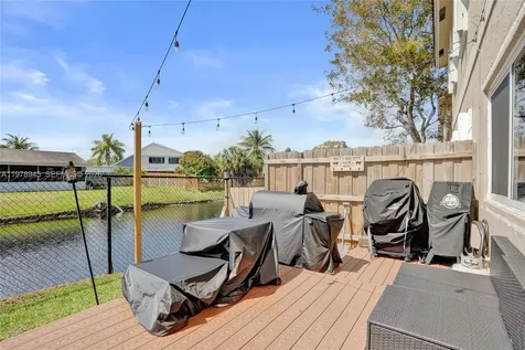 3703 NW 91st Lane Sunrise FL 33351