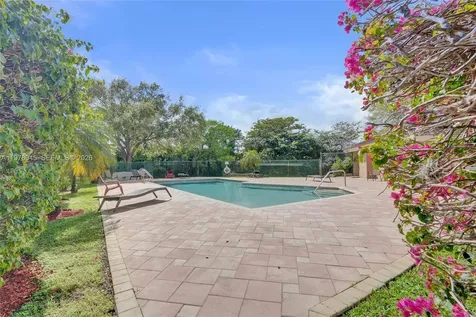3703 NW 91st Lane Sunrise FL 33351