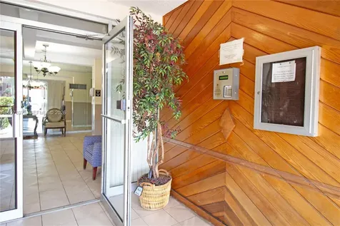 8280 SW 24th Street North Lauderdale FL 33068