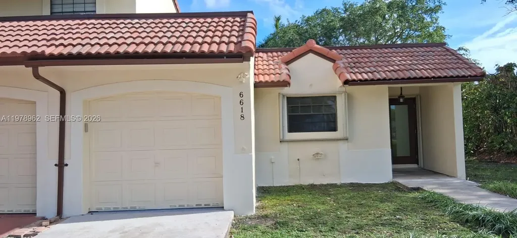 6618 NW 188th Lane Miami FL 33015