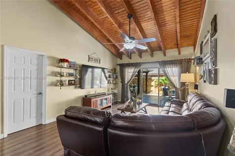 10301 Laurel Court Pembroke Pines FL 33026