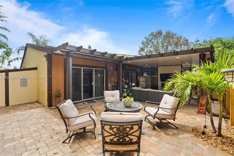 10301 Laurel Court Pembroke Pines FL 33026