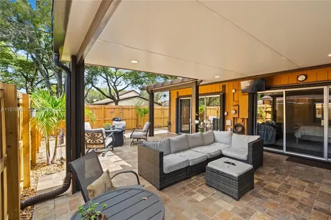 10301 Laurel Court Pembroke Pines FL 33026