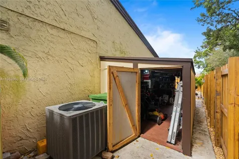 10301 Laurel Court Pembroke Pines FL 33026