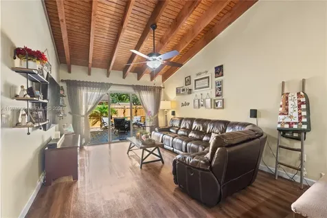 10301 Laurel Court Pembroke Pines FL 33026