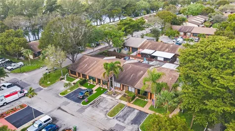 10301 Laurel Court Pembroke Pines FL 33026