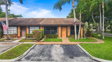10301 Laurel Court Pembroke Pines FL 33026
