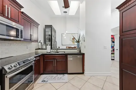 8249 NW 70th Street Tamarac FL 33321