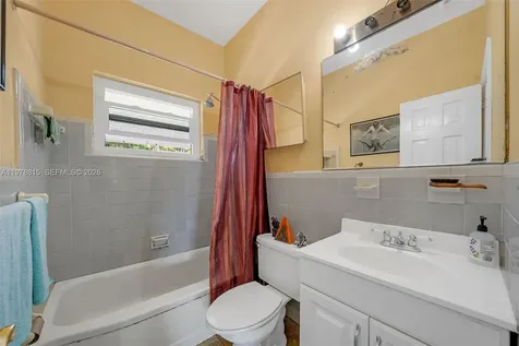 2048 NE 180th Street North Miami Beach FL 33162