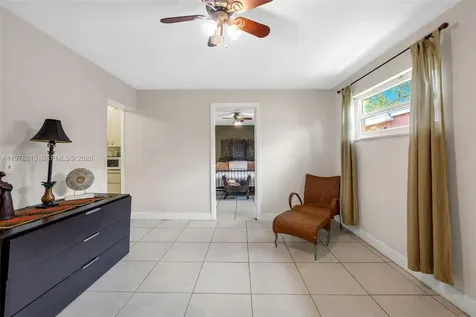2048 NE 180th Street North Miami Beach FL 33162