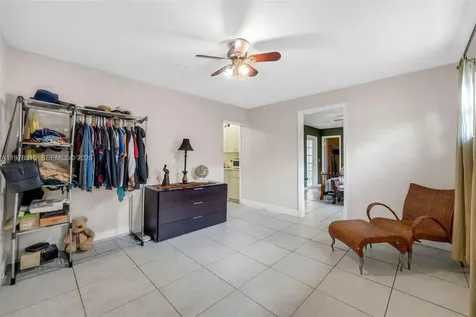 2048 NE 180th Street North Miami Beach FL 33162