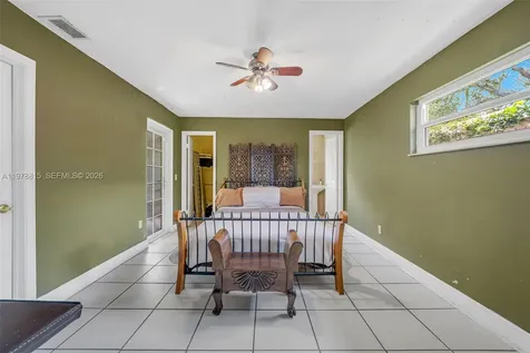 2048 NE 180th Street North Miami Beach FL 33162