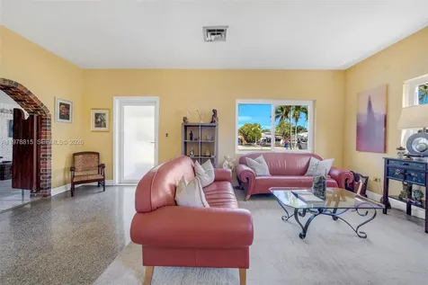 2048 NE 180th Street North Miami Beach FL 33162