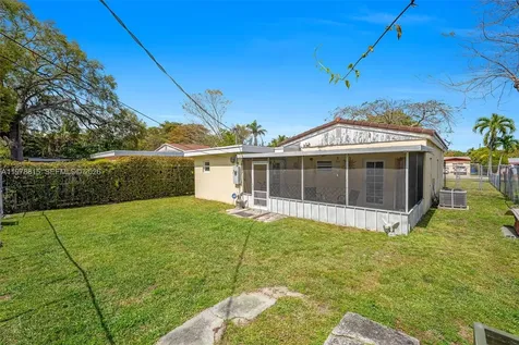 2048 NE 180th Street North Miami Beach FL 33162