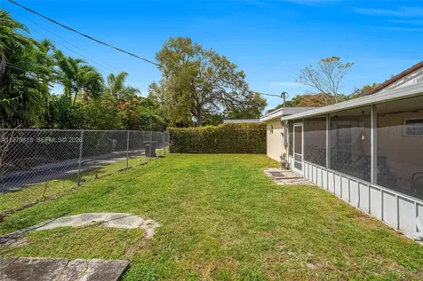 2048 NE 180th Street North Miami Beach FL 33162