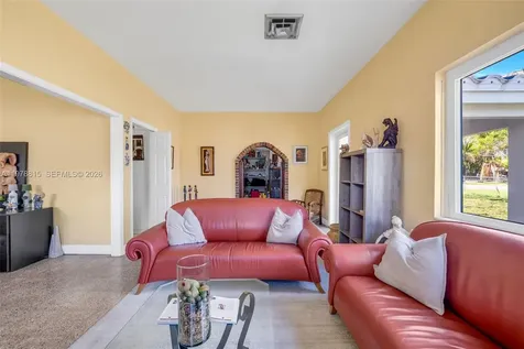 2048 NE 180th Street North Miami Beach FL 33162