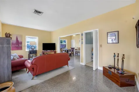 2048 NE 180th Street North Miami Beach FL 33162