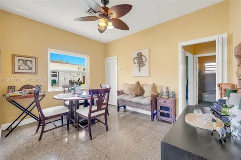 2048 NE 180th Street North Miami Beach FL 33162