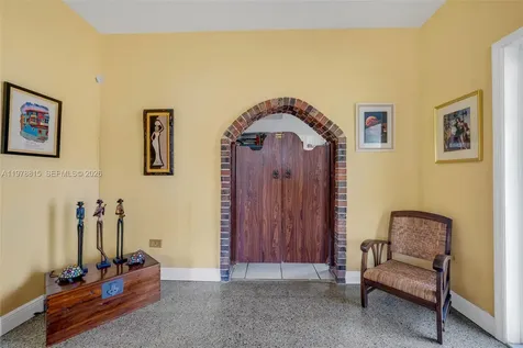 2048 NE 180th Street North Miami Beach FL 33162